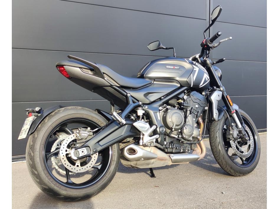 TRIUMPH TRIDENT 660