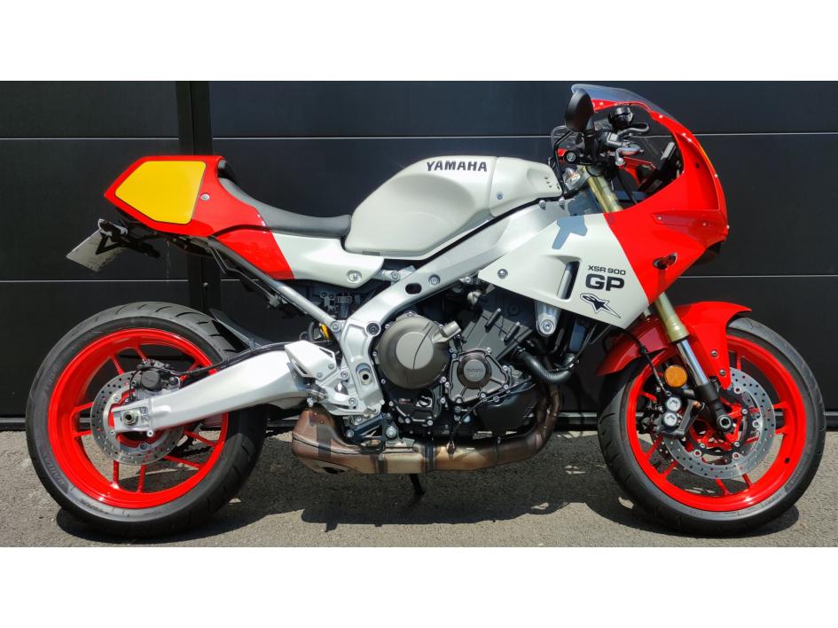 YAMAHA XSR 900 GP 2024