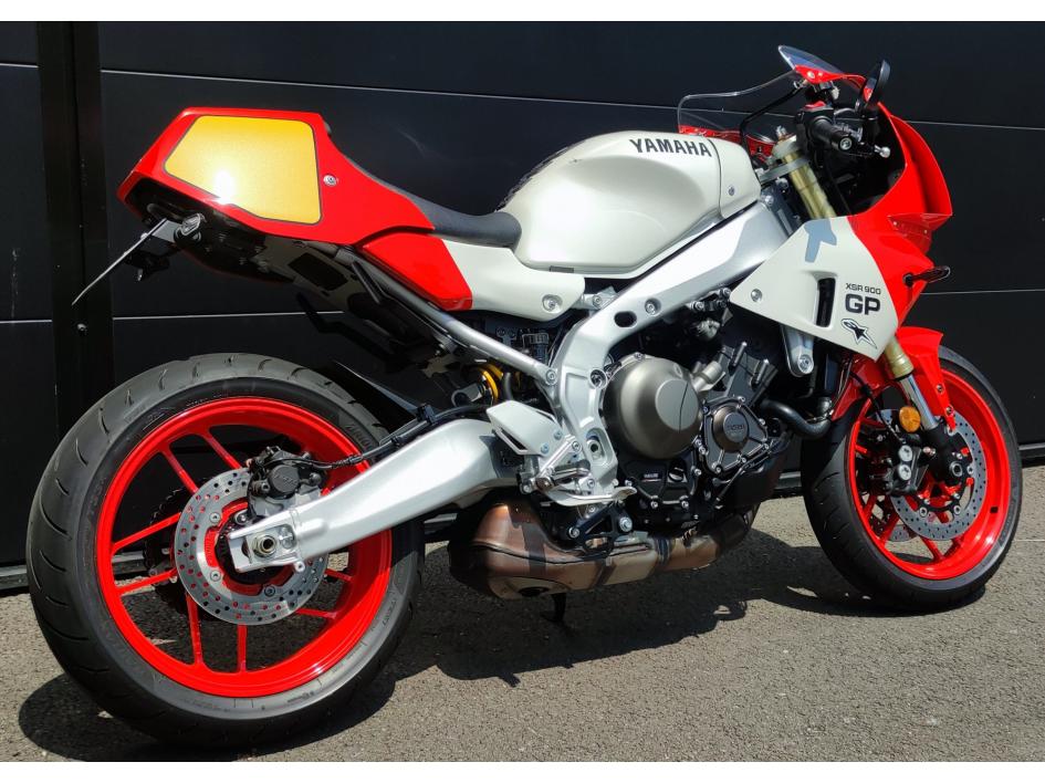 YAMAHA XSR 900 GP 2024