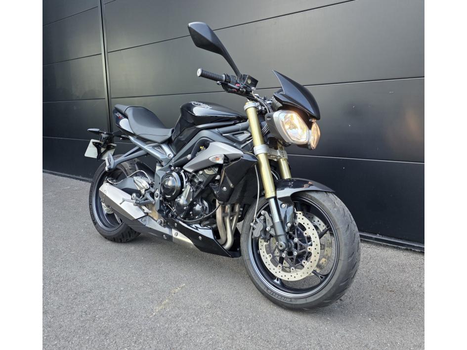 TRIUMPH STREET TRIPLE 675
