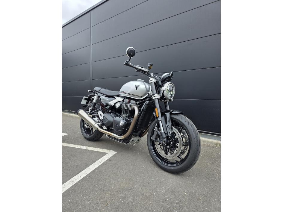 TRIUMPH SPEED TWIN 1200
