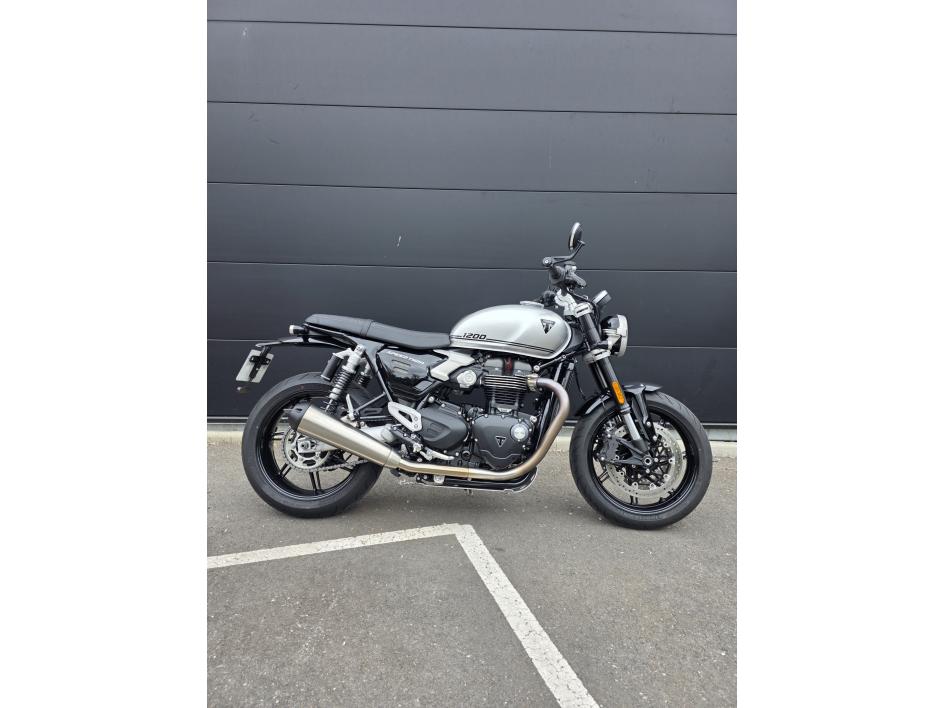 TRIUMPH SPEED TWIN 1200