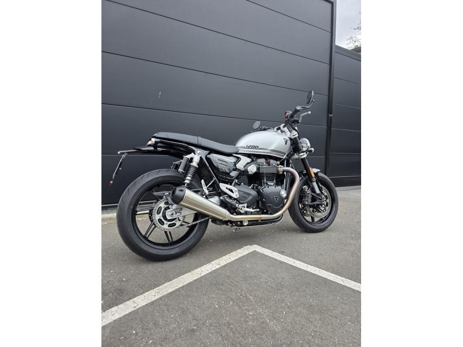 TRIUMPH SPEED TWIN 1200