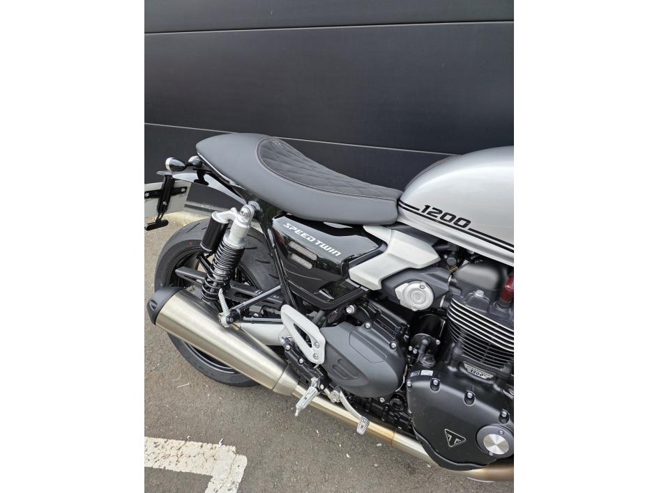 TRIUMPH SPEED TWIN 1200