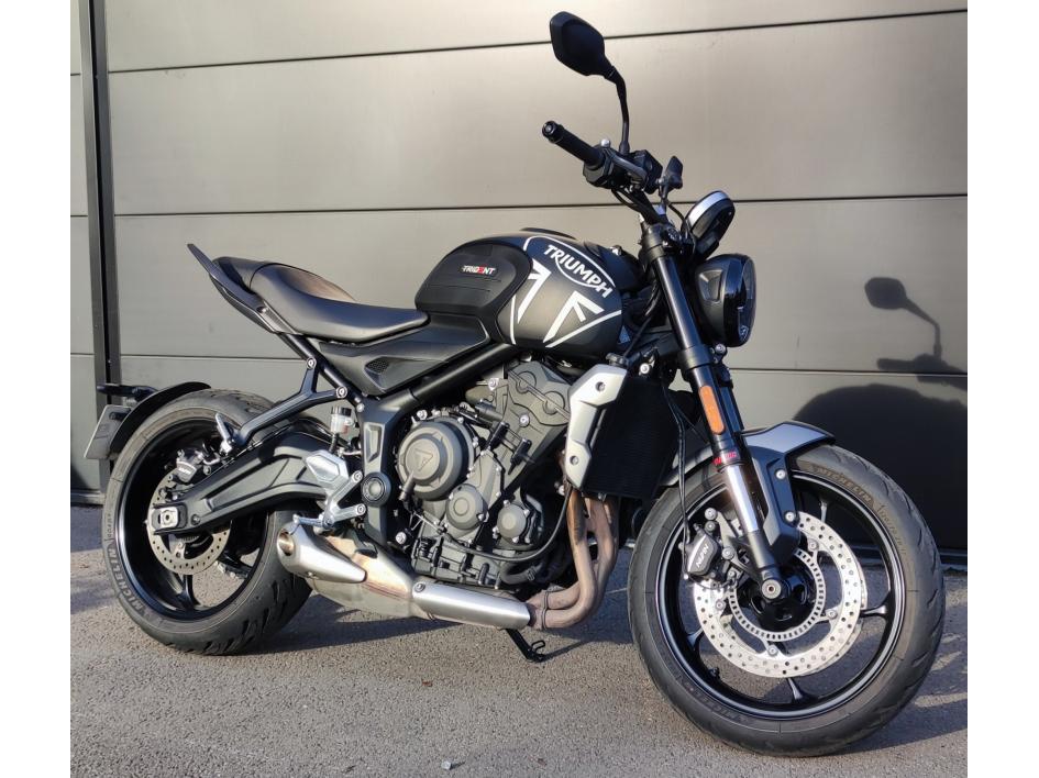 TRIUMPH TRIDENT 660