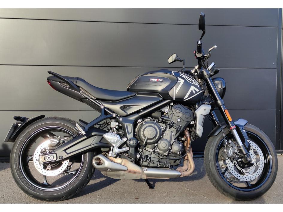 TRIUMPH TRIDENT 660