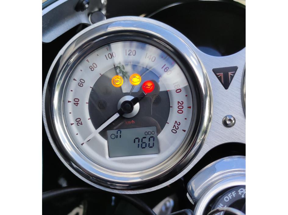 TRIUMPH THRUXTON 1200 FE