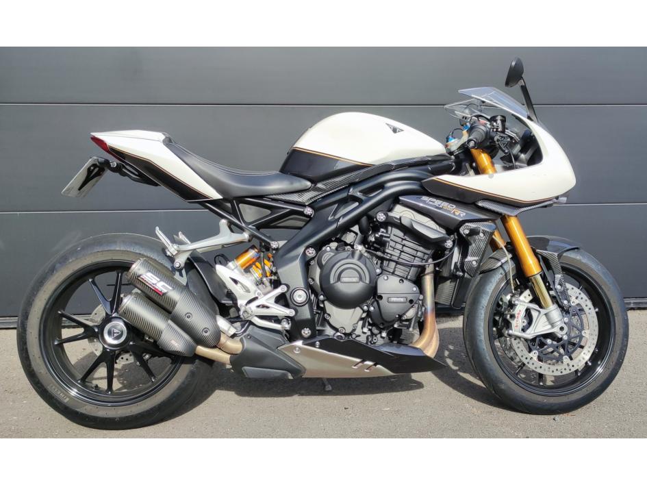 TRIUMPH SPEED TRIPLE 1200 RR