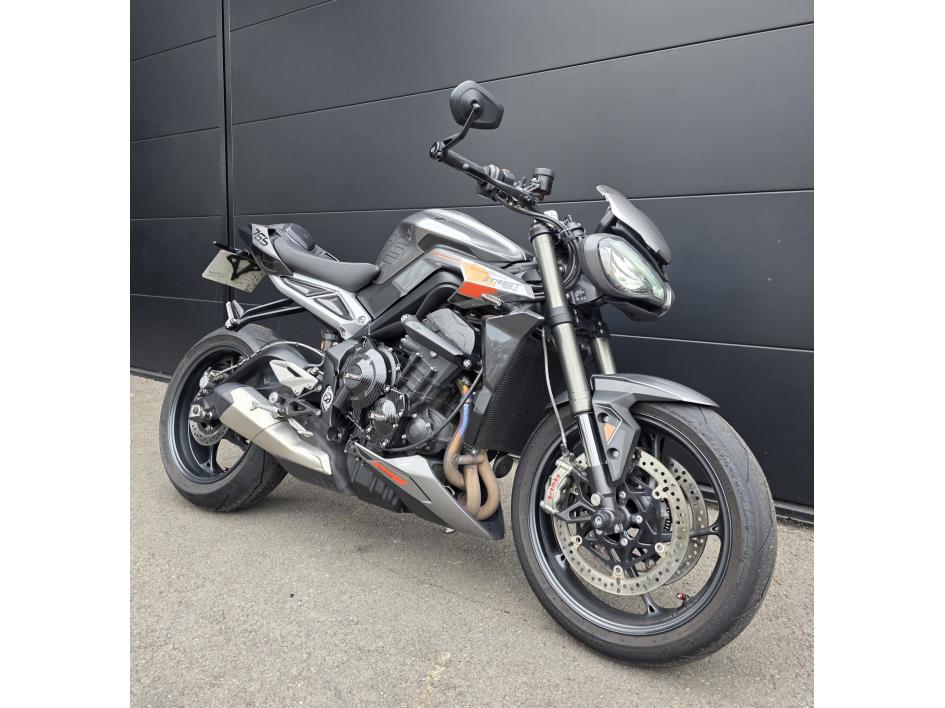 TRIUMPH STREET TRIPLE 765 RS