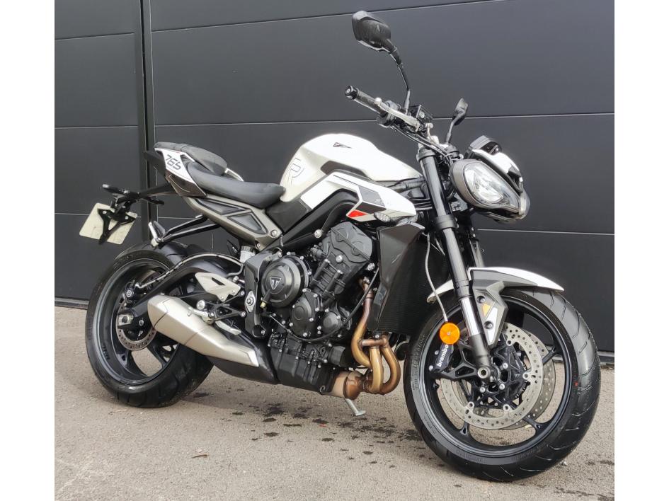 TRIUMPH STREET TRIPLE 765 R