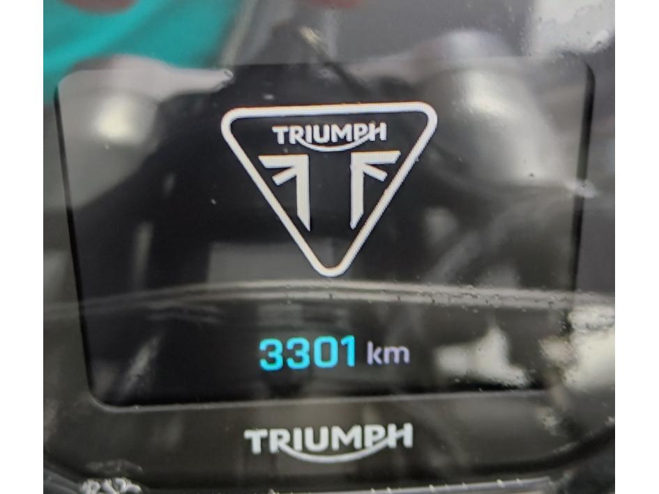 TRIUMPH STREET TRIPLE 765 R