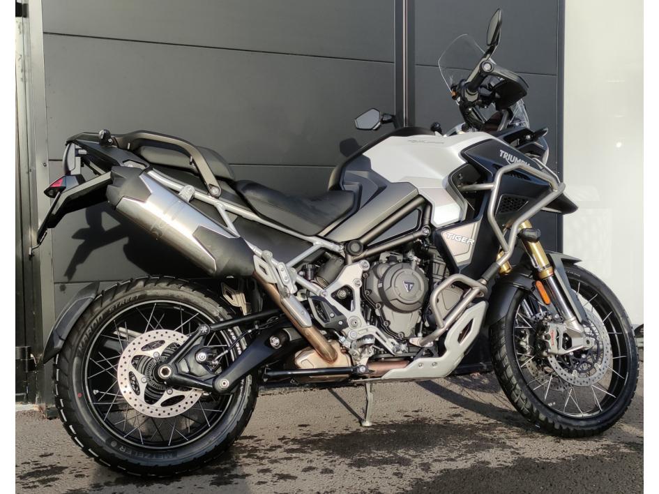 TRIUMPH TIGER 1200 RALLY EXPLORER